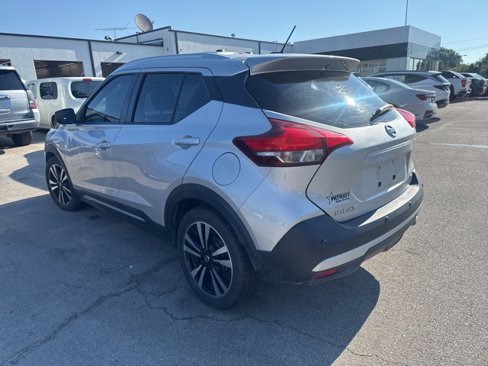 Used 2020 Nissan Kicks SR image 4
