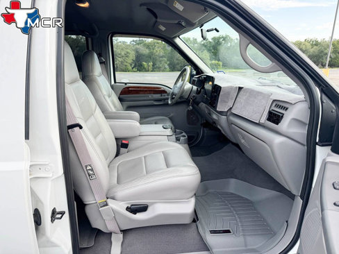 Used 2001 Ford F250 Lariat image 25