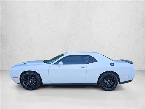 Used 2018 Dodge Challenger SXT w/ Blacktop Package image 9
