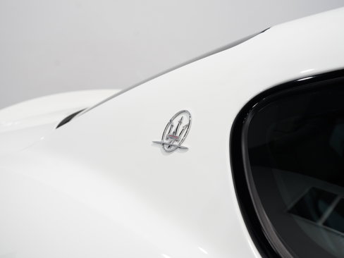 Used 2012 Maserati GranTurismo MC image 15