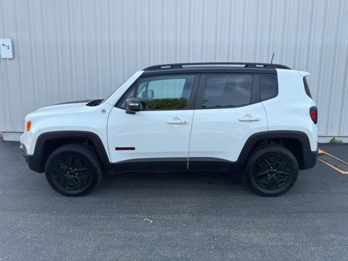 Used 2018 Jeep Renegade Trailhawk image 2