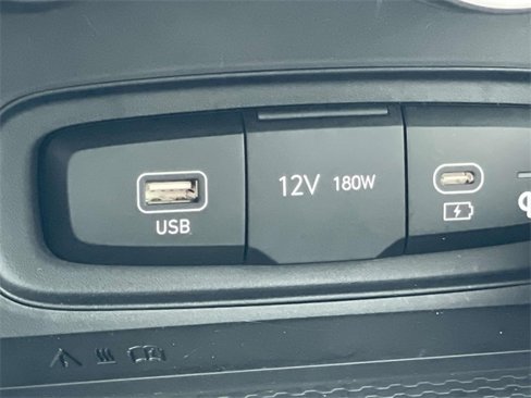 Certified 2023 Hyundai Venue Limited w/ Cargo Package image 23
