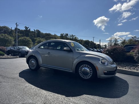 Used 2013 Volkswagen Beetle 2.5 image 3