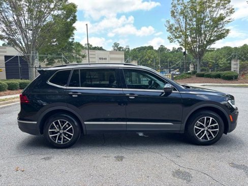 Used 2021 Volkswagen Tiguan SE image 28
