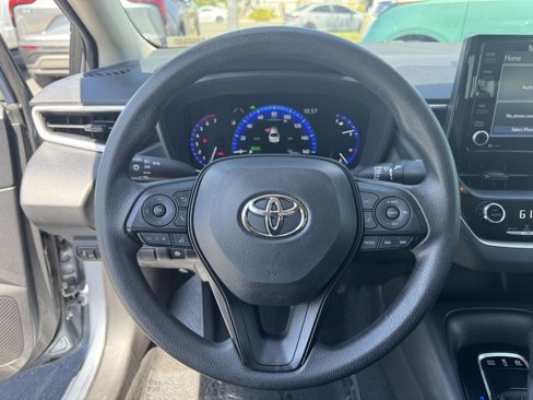 Used 2022 Toyota Corolla LE image 18