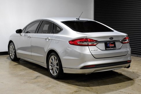 Used 2017 Ford Fusion SE w/ Fusion SE Technology Package image 7