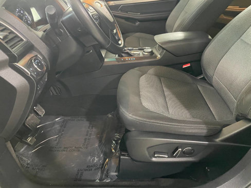 Used 2018 Ford Explorer XLT w/ Equipment Group 201A image 15
