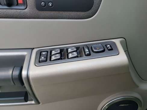 Used 2003 HUMMER H2 w/ Preferred Equipment Group image 29