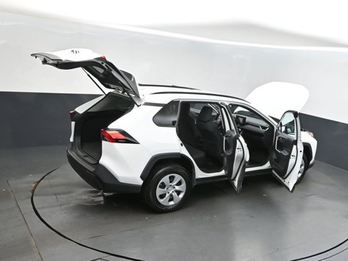 Used 2020 Toyota RAV4 LE image 46