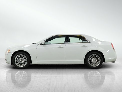 Used 2014 Chrysler 300 AWD w/ Driver Convenience Group image 2