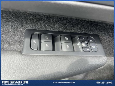 Certified 2023 Volvo XC40 B5 Plus w/ Protection Package Premier image 17