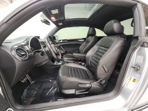 Used 2013 Volkswagen Beetle 2.0T image 12