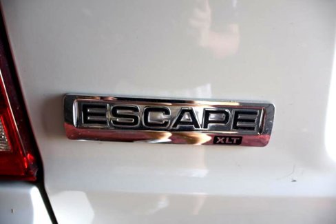 Used 2011 Ford Escape XLT w/ Class II Trailer Tow Pkg image 10