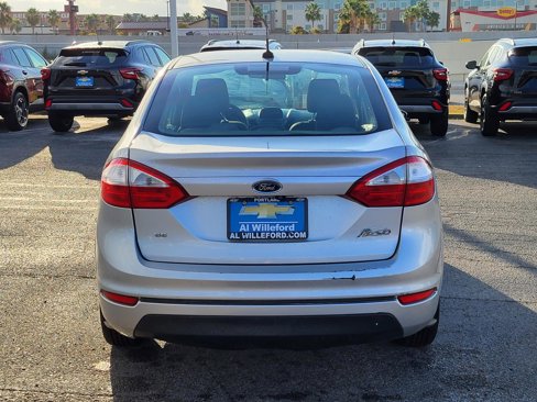 Used 2019 Ford Fiesta SE image 4