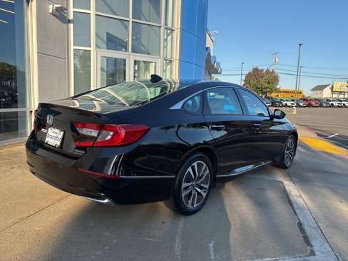 Used 2018 Honda Accord Touring image 6