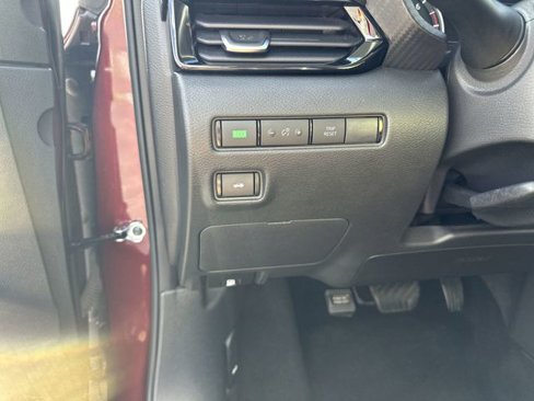 Used 2023 Nissan Sentra SV image 16