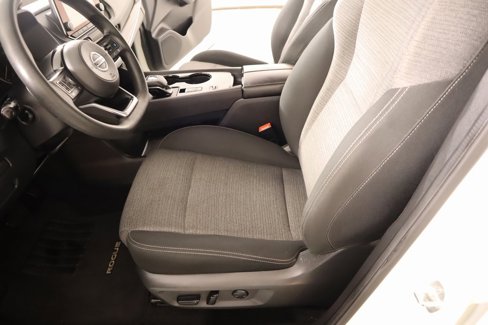 Used 2021 Nissan Rogue SV image 10
