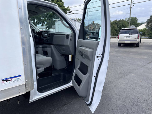 Used 2023 Ford E-450 and Econoline 450 Super Duty w/ Power Windows & Locks Group image 24
