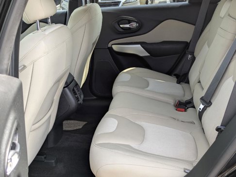 Used 2017 Jeep Cherokee Sport w/ Safety Group image 19