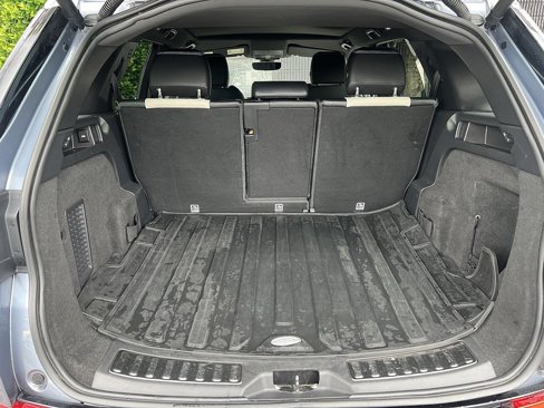 Used 2020 Land Rover Discovery Sport SE R-Dynamic image 17