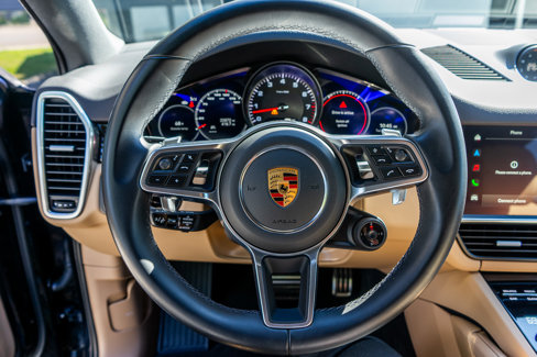 Used 2022 Porsche Cayenne S image 27