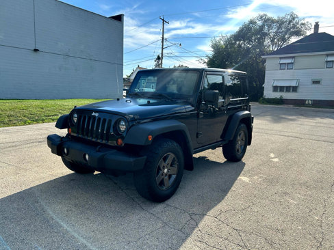 Used 2011 Jeep Wrangler Rubicon w/ Dual Top Group image 2