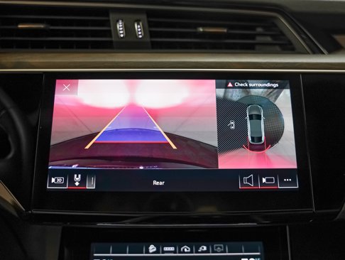 Used 2022 Audi e-tron Premium Plus w/ Premium Plus Package image 21