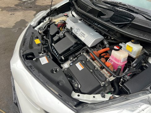 Used 2015 Toyota Prius V Three image 35