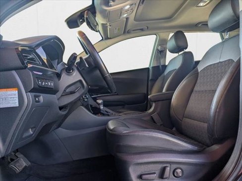 Used 2021 Kia Niro Touring image 16