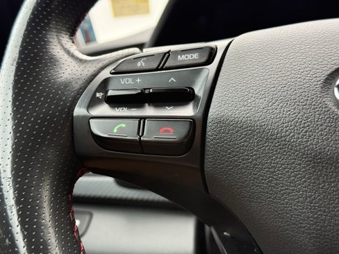 Used 2018 Hyundai Elantra Sport image 18