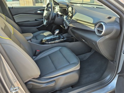 Used 2024 Chevrolet Trax ACTIV w/ Sunroof Package image 33