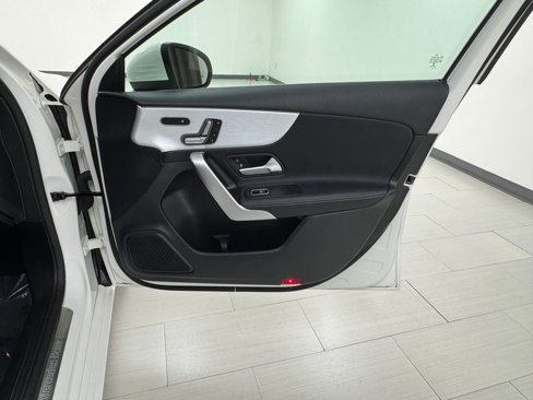 Used 2020 Mercedes-Benz A 220 4MATIC image 13