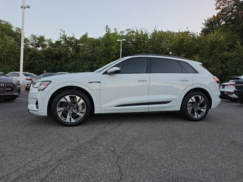 Used 2021 Audi e-tron Premium w/ Convenience Plus Package image 4