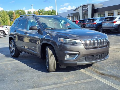 Used 2019 Jeep Cherokee Limited image 29