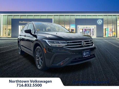 Certified 2022 Volkswagen Tiguan SE image 1