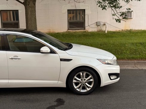 Used 2012 Kia Optima EX w/ Premium Pkg image 7