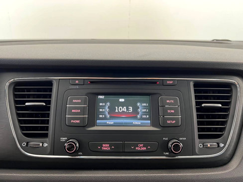 Used 2017 Kia Sedona LX image 18