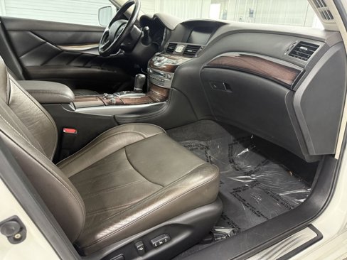 Used 2011 INFINITI M56 x w/ Deluxe Touring Pkg image 33