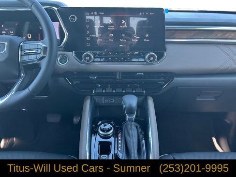 Used 2024 GMC Canyon Denali image 12