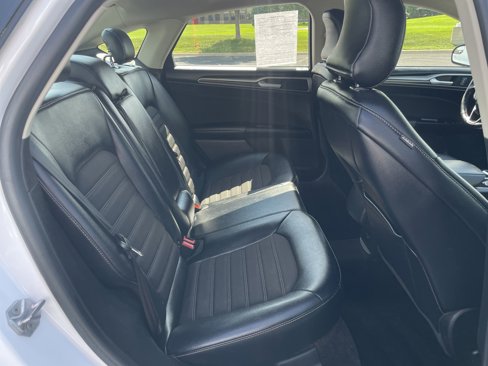 Used 2017 Ford Fusion SE w/ Equipment Group 201A image 23