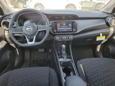 New 2024 Nissan Kicks SV image 17