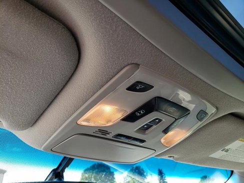 Used 2014 Toyota Sienna SE image 13