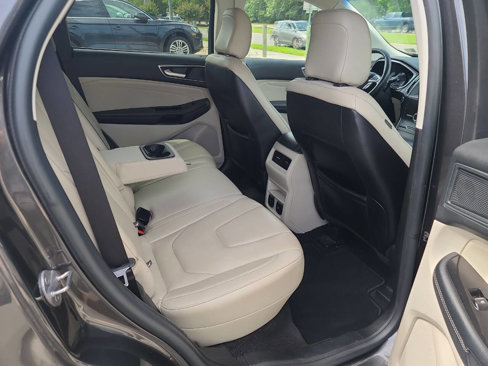 Used 2020 Ford Edge Titanium image 39