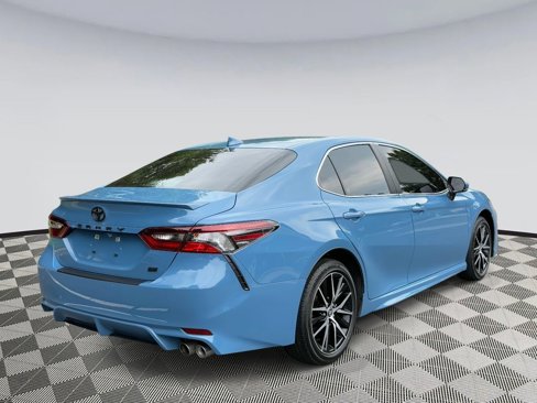 Used 2024 Toyota Camry SE image 2