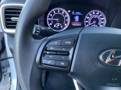 Used 2021 Hyundai Venue SE image 29
