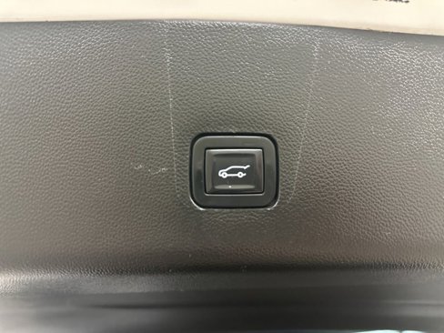 Used 2018 Chevrolet Traverse LT image 28