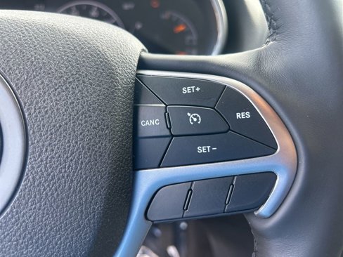 Used 2018 Jeep Grand Cherokee Laredo image 41