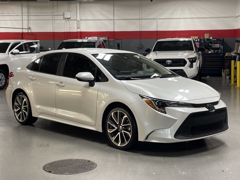 Certified 2022 Toyota Corolla LE image 2