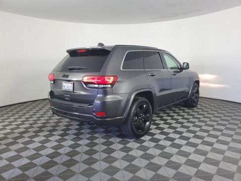 Used 2015 Jeep Grand Cherokee Altitude image 4