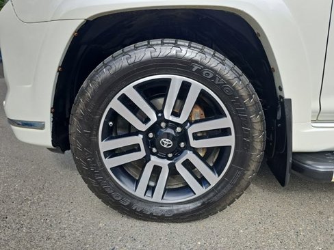 Used 2018 Toyota 4Runner SR5 image 39